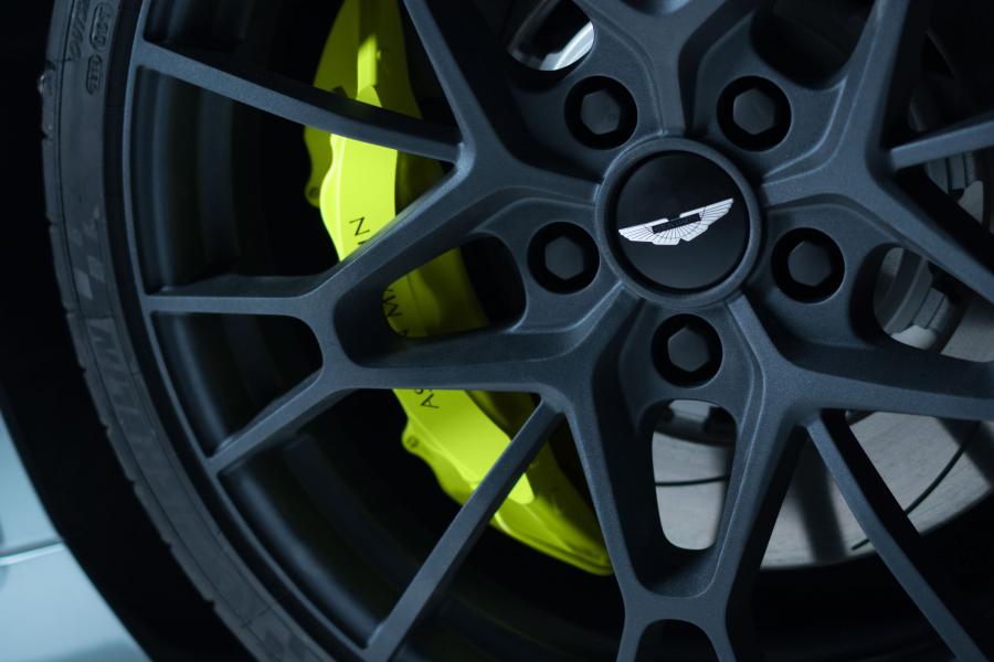 Колеса Aston Martin Rapide AMR 2017 года  (фото 28 из 32)